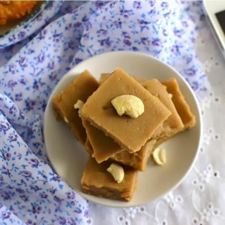 Atte Ka Halwa (Wheat flour Halwa)