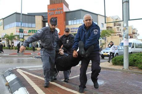 Protests in RBS over arrests of yeshiva bochurim for being AWOL from IDF