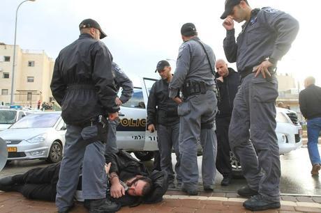 Protests in RBS over arrests of yeshiva bochurim for being AWOL from IDF