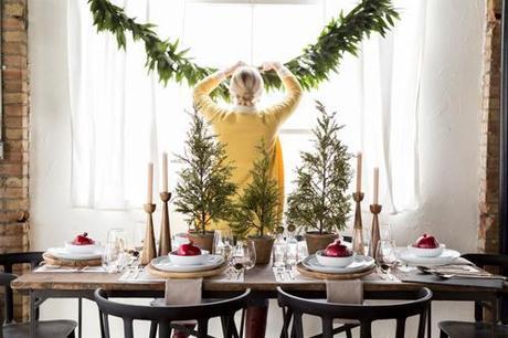 Win a table of holiday decor
