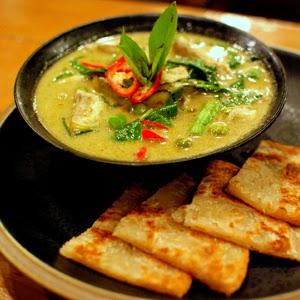 http://recipes.sandhira.com/chicken-green-curry.html