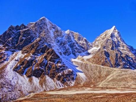 Mountains on Nepal Base Camp Trek