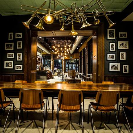 1-starbucks-unveils-new-store-inspired-by-new-orleans-coffee-heritage-and-artistic-spirit