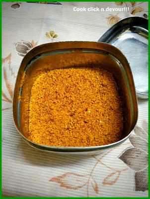 Ellu milagai podi (Gun powder with sesame seeds)