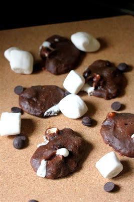 Dark Chocolate Chip Marshmallow Cookies {Vegan}