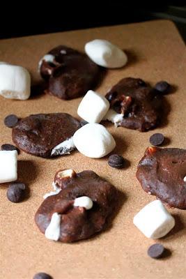 Dark Chocolate Chip Marshmallow Cookies {Vegan}