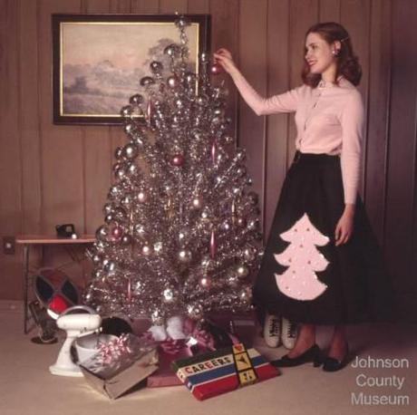 96069-a-very-50s-christmas-3-745093