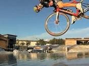 Check This Cyclist Pulling-Off Insanely Awesome Stunts