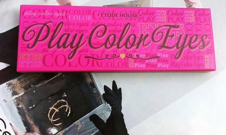 Etude House Play Color Eyes So Chic Play Eyeshadow Palette - Swatches