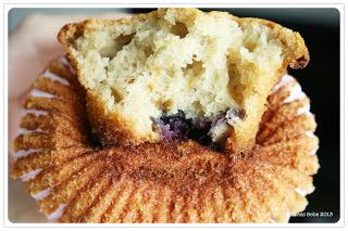 Confessions of a Cannot-bake-a-holic: Melinda's Gluten Free Blueberry Lemon Cupcakes