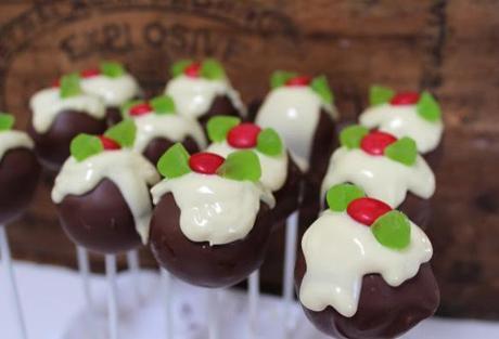 Christmas Pudding Chocolate Cake Pops