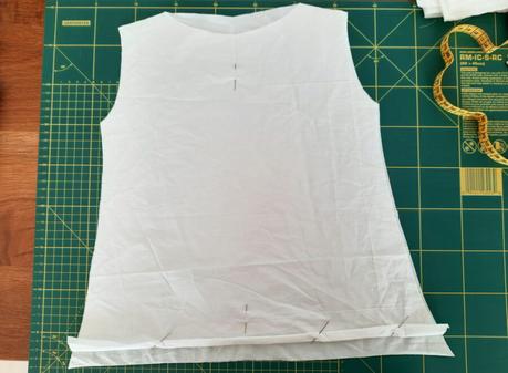 Sewing a rocket costume for my child: making the basic tunic