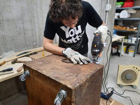 Cutting the steamer trunk sides