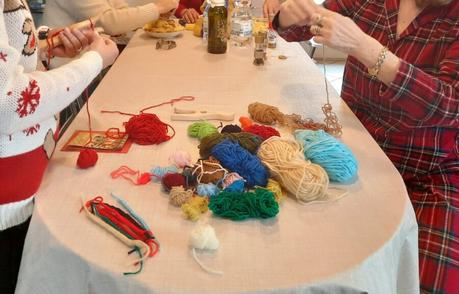 Live Nativity Reenactment in Zavattarello, 2022 edition: our activities Realizzando braccialetti al lucet per il Presepe Vivente 2022 di Zavattarello