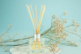 Choose Natural Scents: 10 Benefits of Switching to Natural Perfumes for Health and Environment