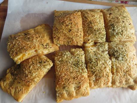 Easy Stuffed Cheesy Bread