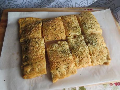 Easy Stuffed Cheesy Bread