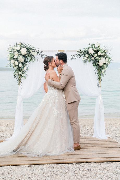 lovely-beach-wedding-breath-of-zorbas-lefkada-fresh-white-florals_29