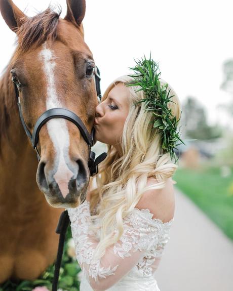 best wedding venues in michigan bride with a horse