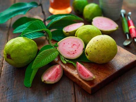 Discover the Top 5 Fruits for Effective Weight Loss During Monsoon