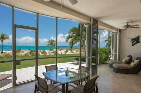 The Venetian on Grace Bay Spacious Romance and Ocean Views