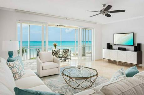 The Venetian on Grace Bay Beachfront Luxury with Spacious Suites