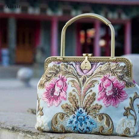 How to Turn Your Handbag Designs into Cottagecore Successes on Etsy