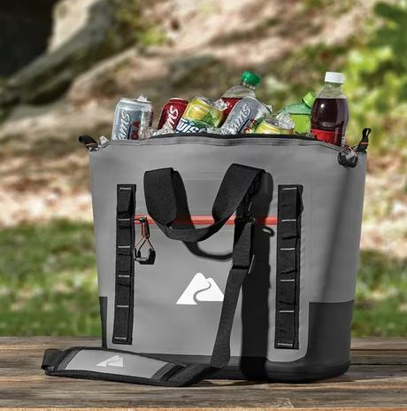 30 Can capacity, keeps ice for days!