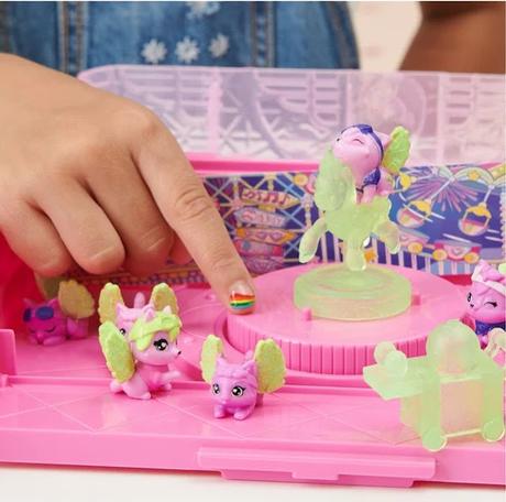 Hatchimals CollEGGtibles Wolf Family Carton