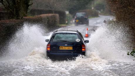 monsoon-car-care-how-to-clean-and-keep-your-your-cars-interior-dry-during-monsoons-in-5-simple-tips