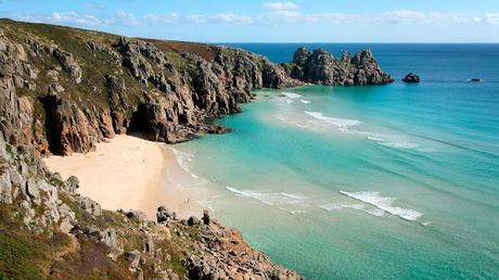 5 Reasons To Consider Buying A Holiday Home In Cornwall