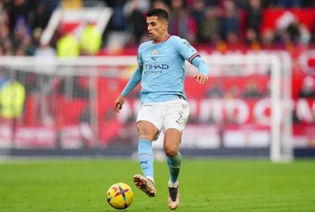 5 Players who could improve Arsenal this summer