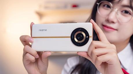 Realme 11 pro plus records 60000 unit sales on the first day