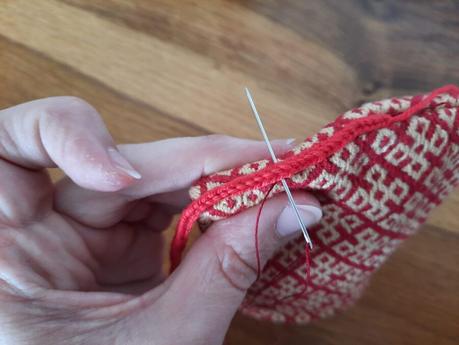 Making a German brick stitch embroidered purse: sewing the lucetted hanging cord