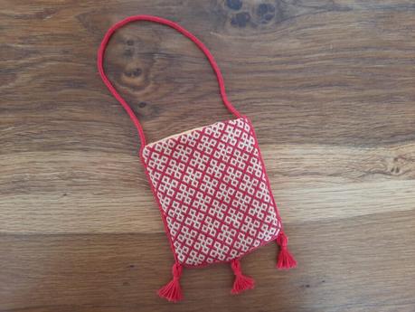 The making of my first German brick stitch embroidered purse