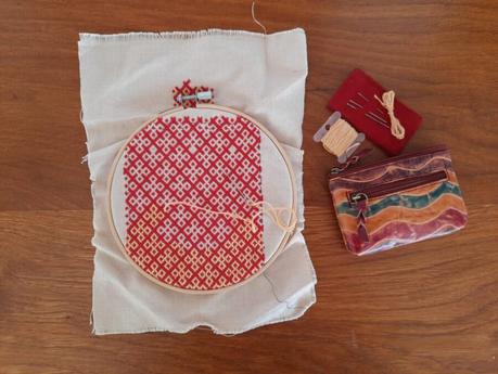 Making a German brick stitch embroidered purse: embroiderying the second color