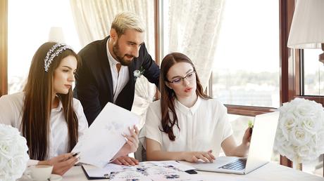 Wedding Invitation Design Tips for Professional Designers