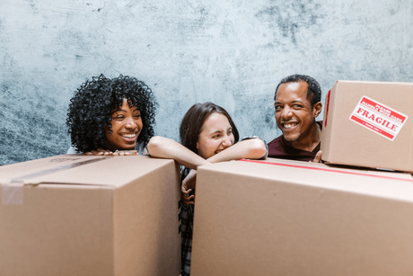 FIVE THINGS TO CONSIDER WHEN MOVING LONG DISTANCE WITH FAMILY