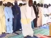 Moment Attempts Stab Imam During Prayer Knife Fails Penetrate
