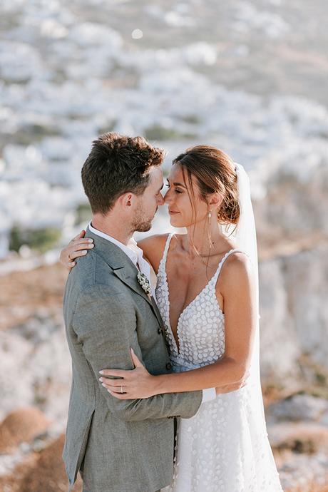 summer-wedding-folegandros-baby-breaths-romantic-details_02