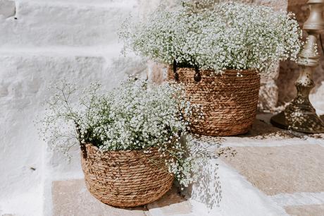 summer-wedding-folegandros-baby-breaths-romantic-details_13x