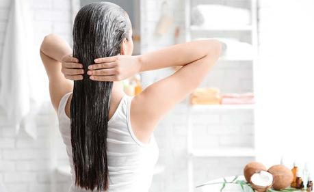 5 Best DIY Hair Masks For Frizzy Hair