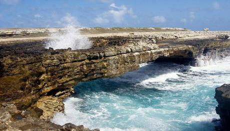 Geological Features Dramatic Limestone Arch