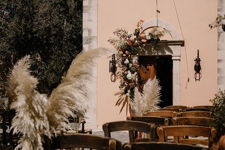 boho-fall-wedding-crete-lovely-pampas-grass-rustic-details_08