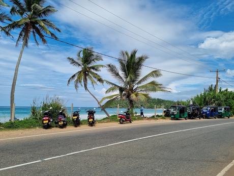 road-next-to-the-coast-near-mirissa-sri-lanka