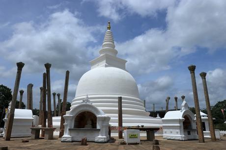 Thuparamaya-Dagoba-stupa