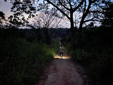 walking-around-sigiriya-at-night-with-a-torch