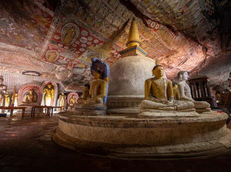 statues-and-carvings-inside-dambulla-cave-temple