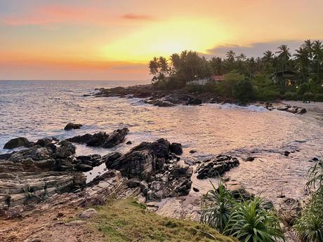 sunset-at-blue-beach-island-nilwella