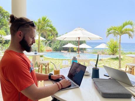 Alex-Tiffany-working-by-the-pool-in-sri-lanka